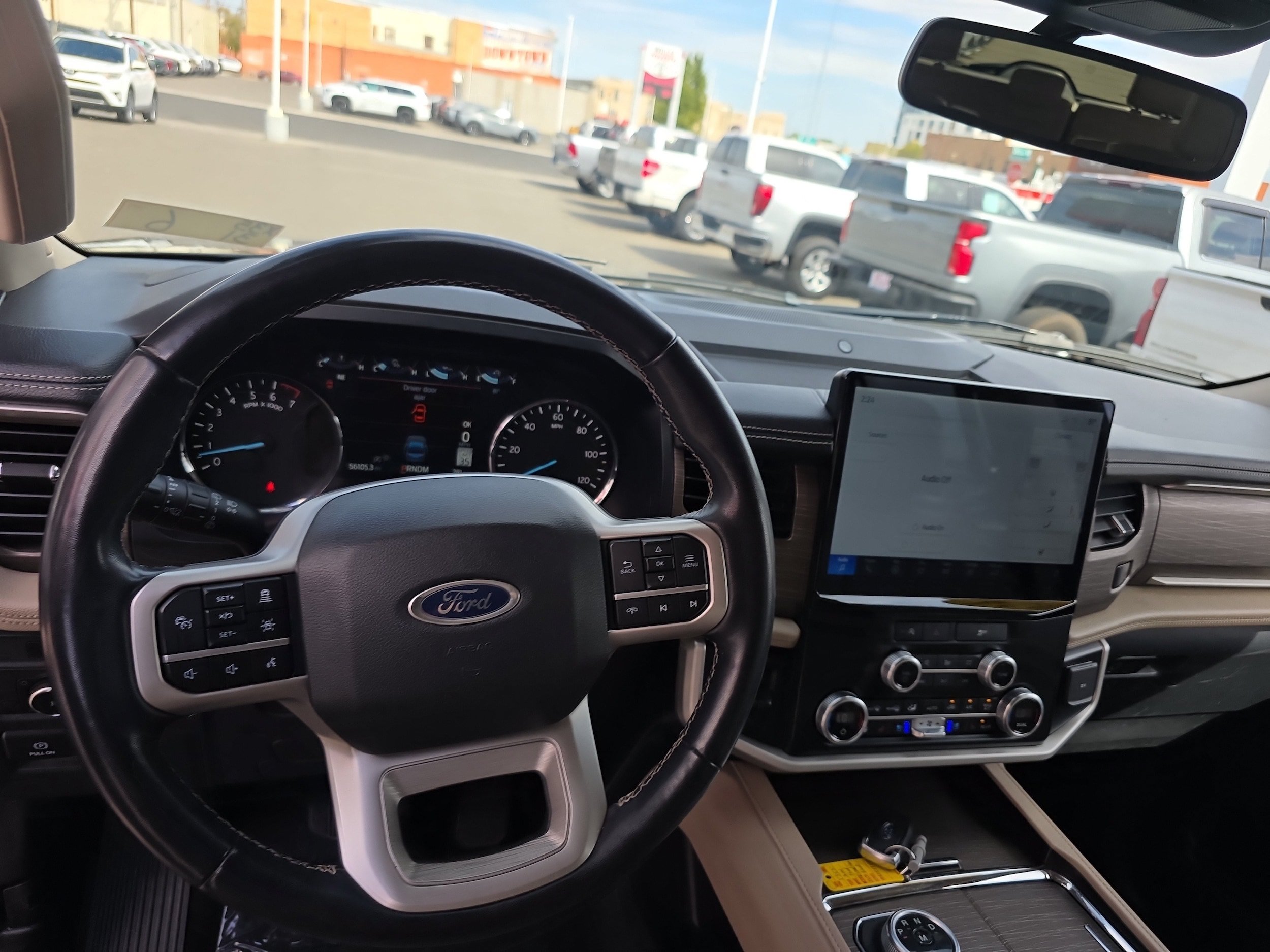 Used 2024 Ford Expedition Limited AWD/4WD image 3