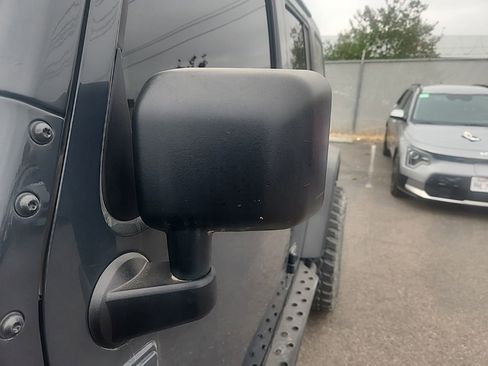 Used 2018 Jeep Wrangler Unlimited Rubicon AWD/4WD image 6