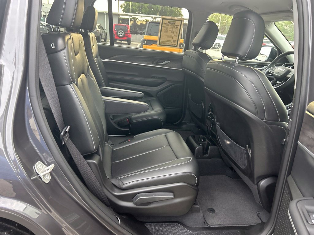 Certified 2023 Jeep Grand Cherokee L Limited w/ Luxury Tech Group II AWD/4WD image 28