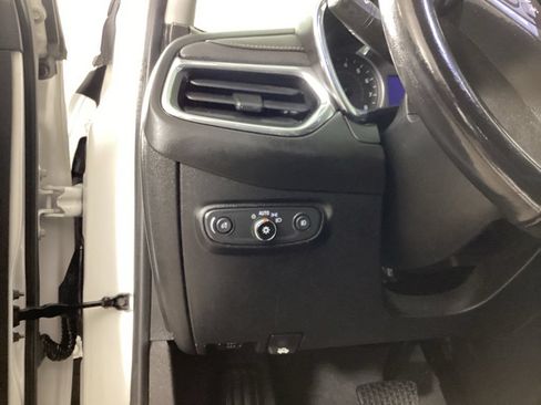 Used 2019 Chevrolet Equinox Premier FWD image 14