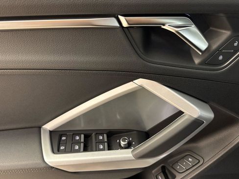 Used 2025 Audi Q3 2.0T Premium w/ Convenience Package image 11