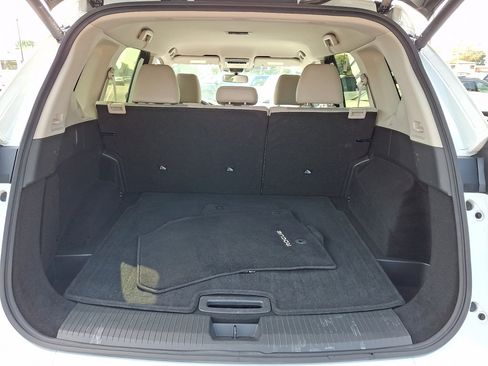 Used 2025 Nissan Rogue SV AWD/4WD image 18