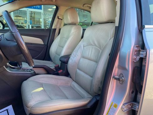 Used 2015 Chevrolet Cruze LT image 10