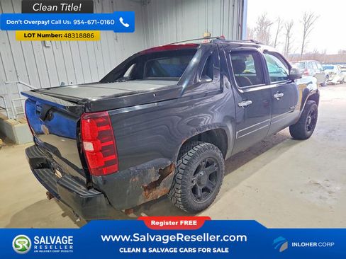 Used 2013 Chevrolet Avalanche LTZ image 4