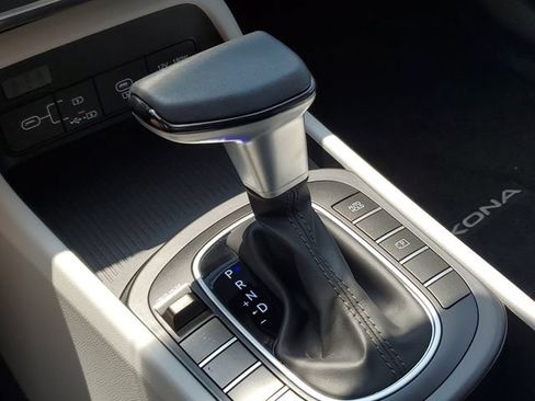 Certified 2025 Hyundai Kona SEL AWD/4WD image 29