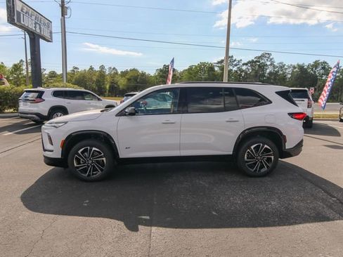 Used 2026 Buick Enclave Sport Touring w/ Power Package FWD image 5