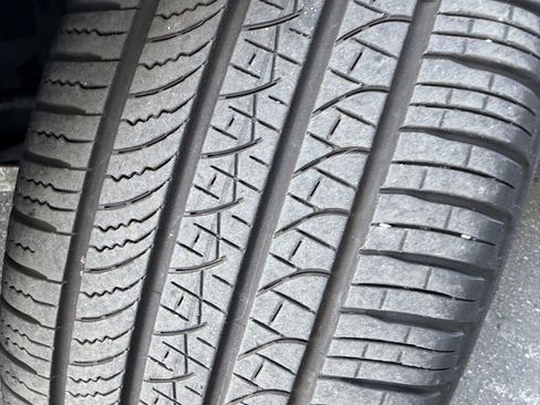 Used 2021 Land Rover Range Rover Velar R-Dynamic S image 32