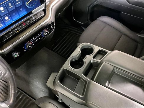 Used 2022 Chevrolet Silverado 1500 LT AWD/4WD image 16