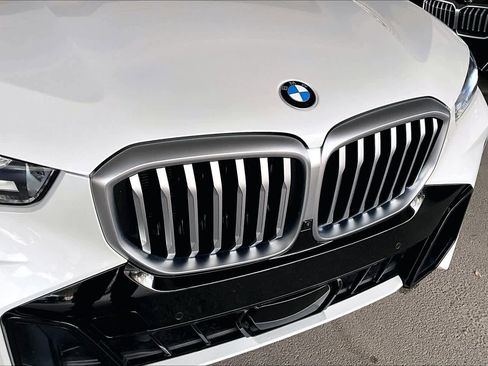 Used 2025 BMW X5 sDrive40i w/ Executive Package image 30