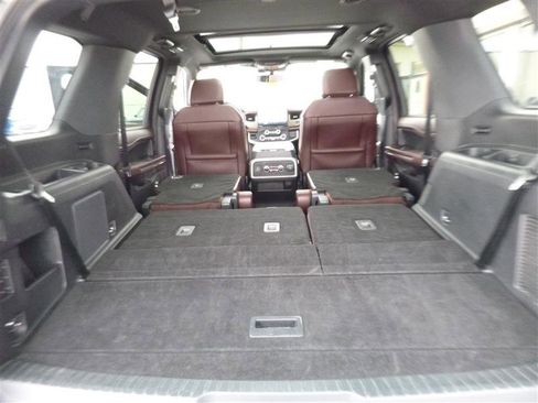 Used 2023 Ford Expedition Limited image 23