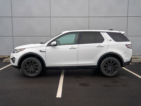 Used 2017 Land Rover Discovery Sport HSE image 2