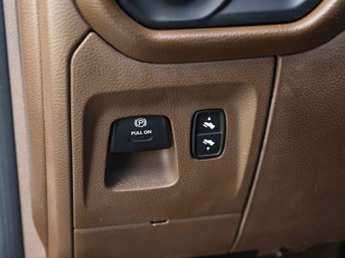 Used 2019 RAM 1500 Laramie AWD/4WD image 41