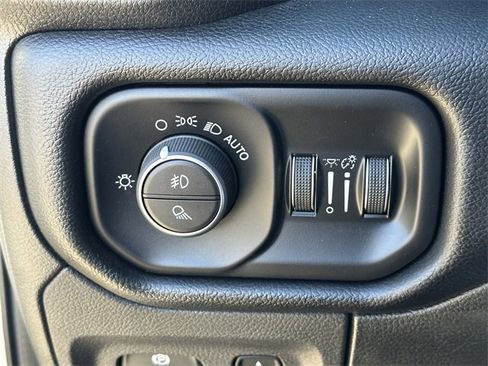 Used 2019 RAM 1500 Big Horn image 23