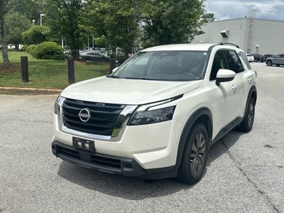 Used 2024 Nissan Pathfinder SV