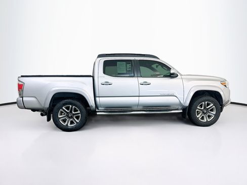 Used 2017 Toyota Tacoma Limited w/ Tow Package AWD/4WD image 10