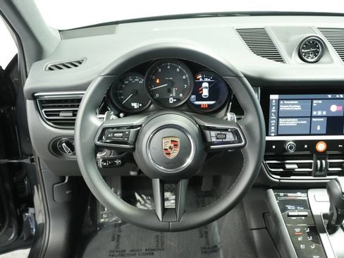 Used 2025 Porsche Macan image 13