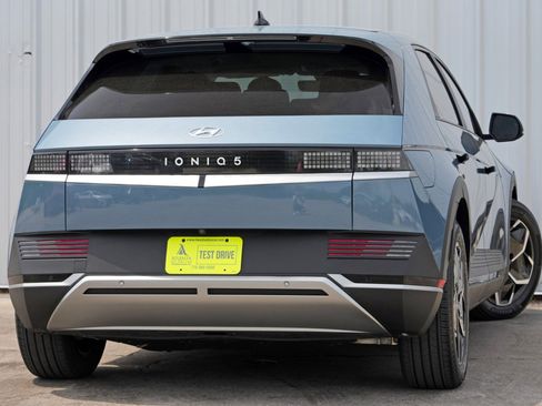 Used 2023 Hyundai Ioniq 5 SE image 4