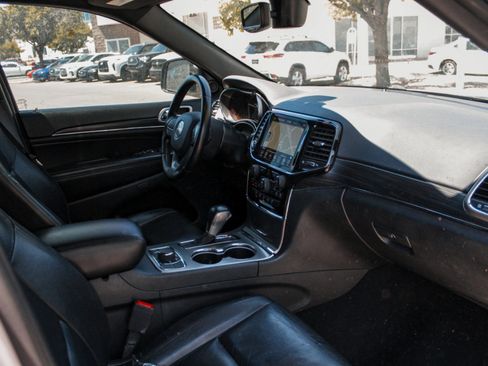 Used 2021 Jeep Grand Cherokee Limited AWD/4WD image 32