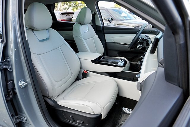 Certified 2026 Hyundai Tucson Limited FWD image 19