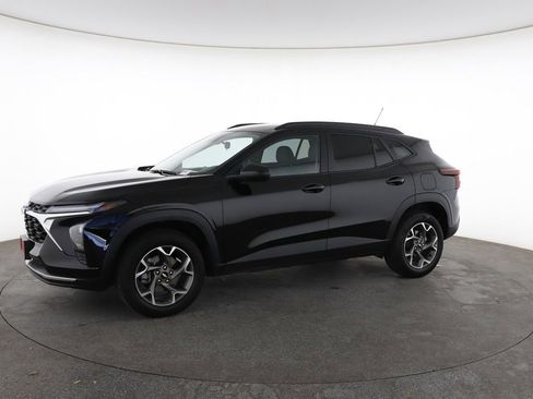 Used 2025 Chevrolet Trax LT image 6