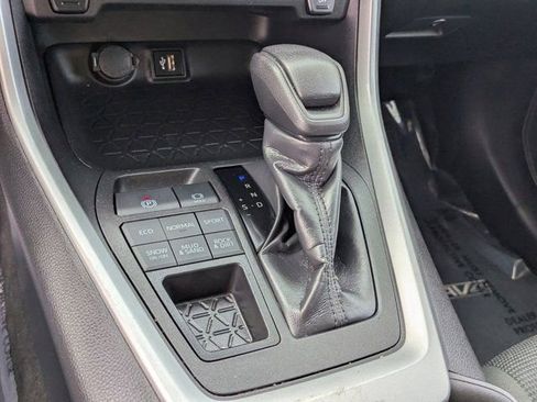 Used 2024 Toyota RAV4 LE image 21