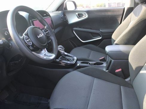Used 2023 Kia Soul S image 13