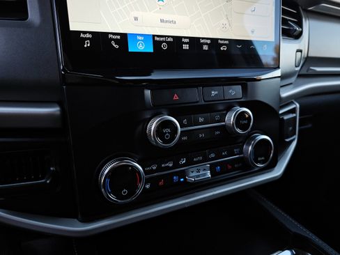 Used 2022 Ford Expedition XLT image 37