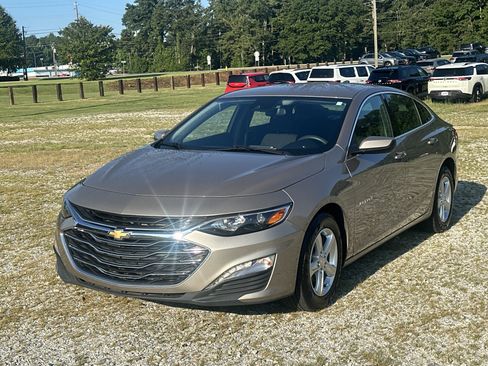 Used 2024 Chevrolet Malibu LT FWD image 1