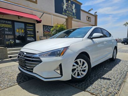 Used 2020 Hyundai Elantra SE w/ Cargo Package (C1)