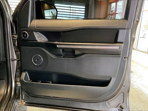 Used 2021 Ford Expedition XLT image 22