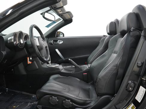 Used 2005 Nissan 350Z Touring RWD image 14