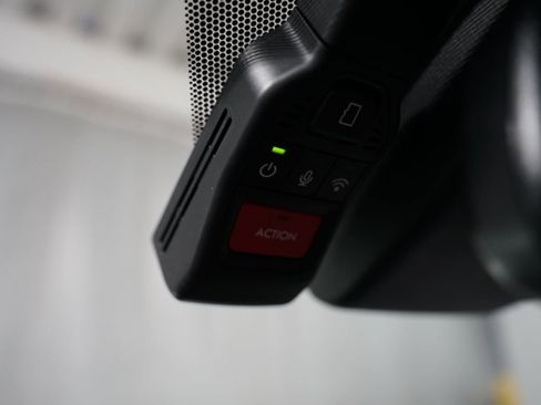 Used 2023 Toyota Sienna XLE FWD image 31