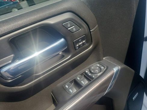 Used 2022 Chevrolet Silverado 2500 LTZ w/ LTZ Convenience Package image 13