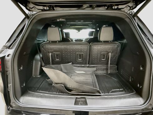 Used 2023 Chevrolet Traverse Premier w/ LPO, Floor Liner Package AWD/4WD image 31