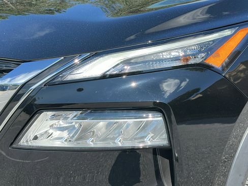 Certified 2023 Nissan Rogue SV image 4