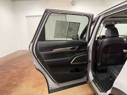 Used 2022 Kia Telluride SX image 46