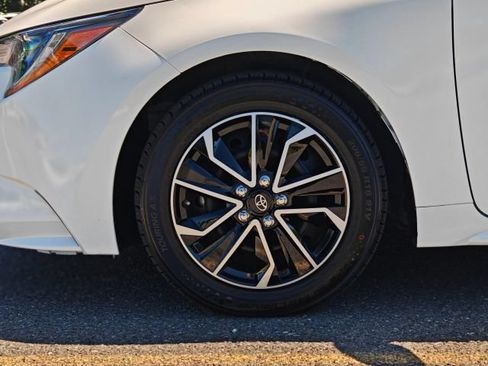Used 2020 Toyota Corolla LE FWD image 49
