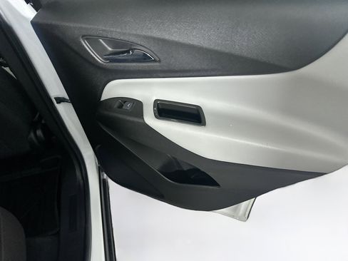 Used 2022 Chevrolet Equinox LS w/ LS Convenience Package image 28