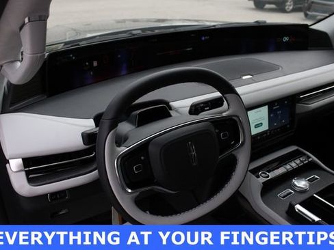 New 2026 Lincoln Navigator L Black Label AWD/4WD image 32