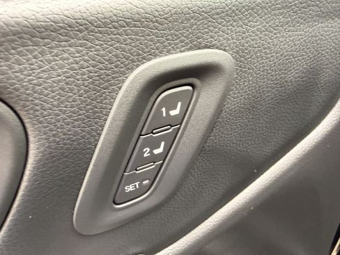 Certified 2025 Honda Pilot Touring image 12
