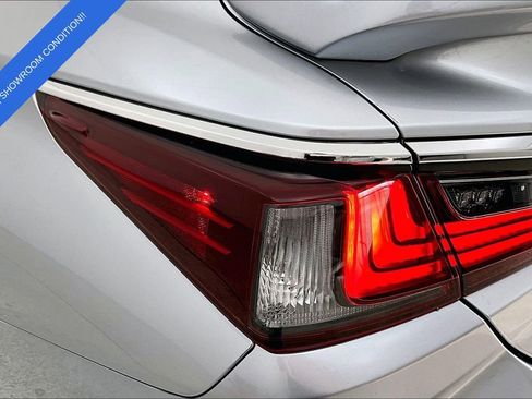 Used 2024 Lexus ES 350 Ultra Luxury w/ Accessory Package (Z2) image 41