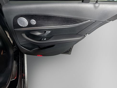 Used 2020 Mercedes-Benz E 350 Sedan w/ Premium Package image 28