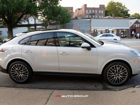 Used 2021 Porsche Cayenne Coupe image 7