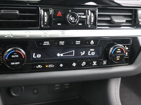 New 2026 Nissan Pathfinder Platinum w/ Lighting Package AWD/4WD image 11