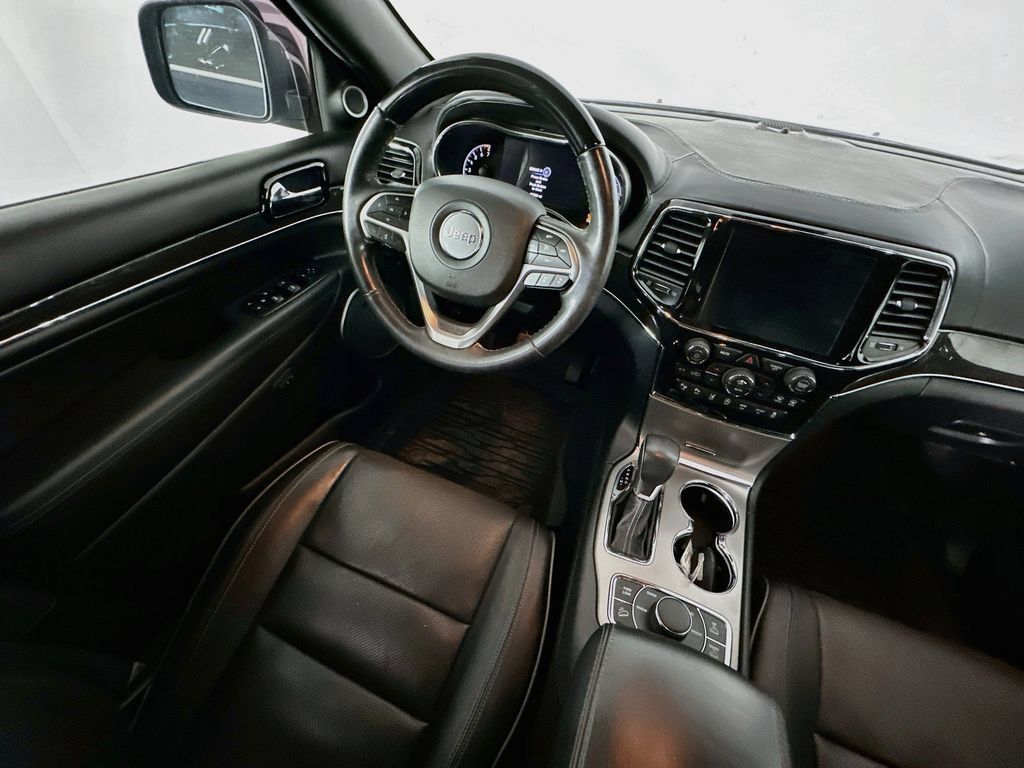 Used 2021 Jeep Grand Cherokee Overland AWD/4WD image 9
