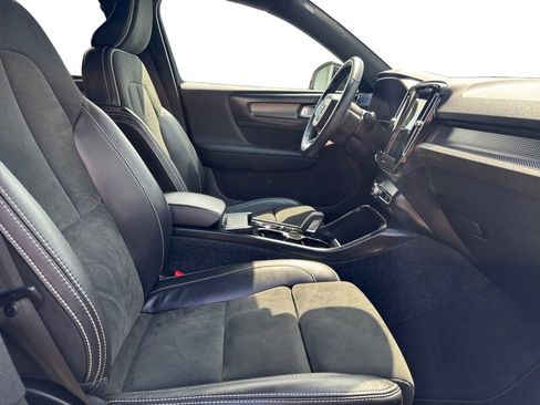Used 2022 Volvo XC40 T5 R-Design AWD/4WD image 15