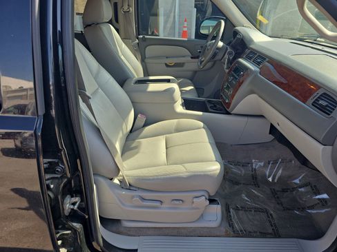 Used 2013 Chevrolet Avalanche LT w/ All-Star Edition image 10