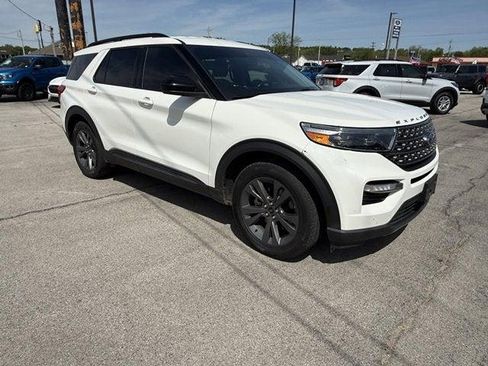 Used 2022 Ford Explorer XLT w/ Equipment Group 202A RWD image 6