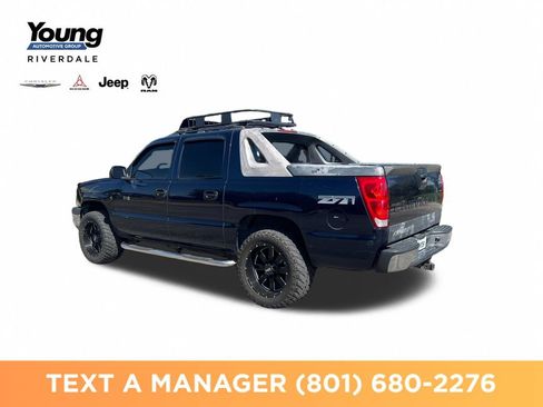 Used 2004 Chevrolet Avalanche Z71 w/ Preferred Equipment Group AWD/4WD image 3