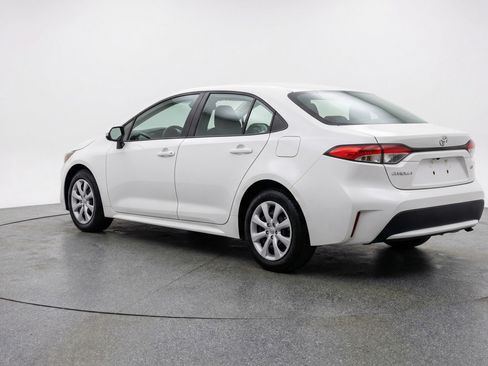 Used 2025 Toyota Corolla LE FWD image 6